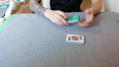 扑克魔术高难度花式技巧电动开扇教程