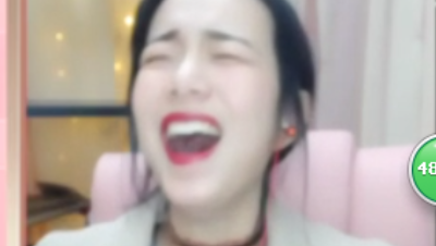小姐姐：说好的和平呢？