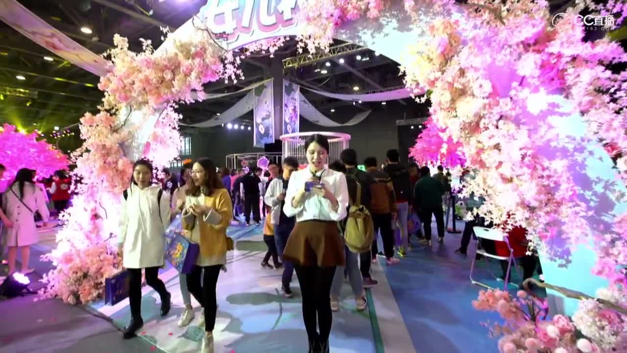 #梦幻手游视频##嘉年华结伴同行#2018嘉年华现场-趣味小游戏