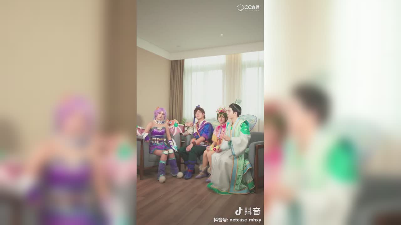 【短视频：梦幻小剧场】聚会的时候最适合展示才艺了