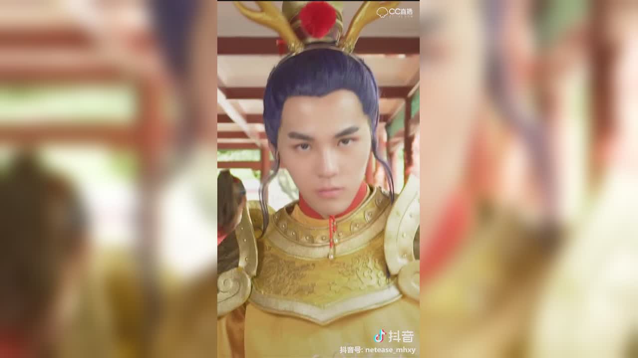 【短视频：梦幻小剧场】收个塑料瓶也不能输阵势