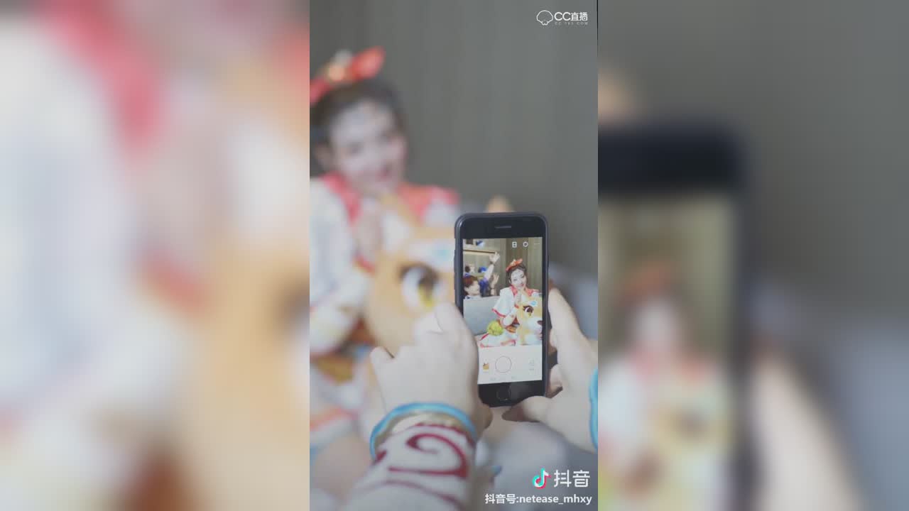 【短视频：梦幻小剧场】治幼稚捣蛋鬼就得来招出其不意