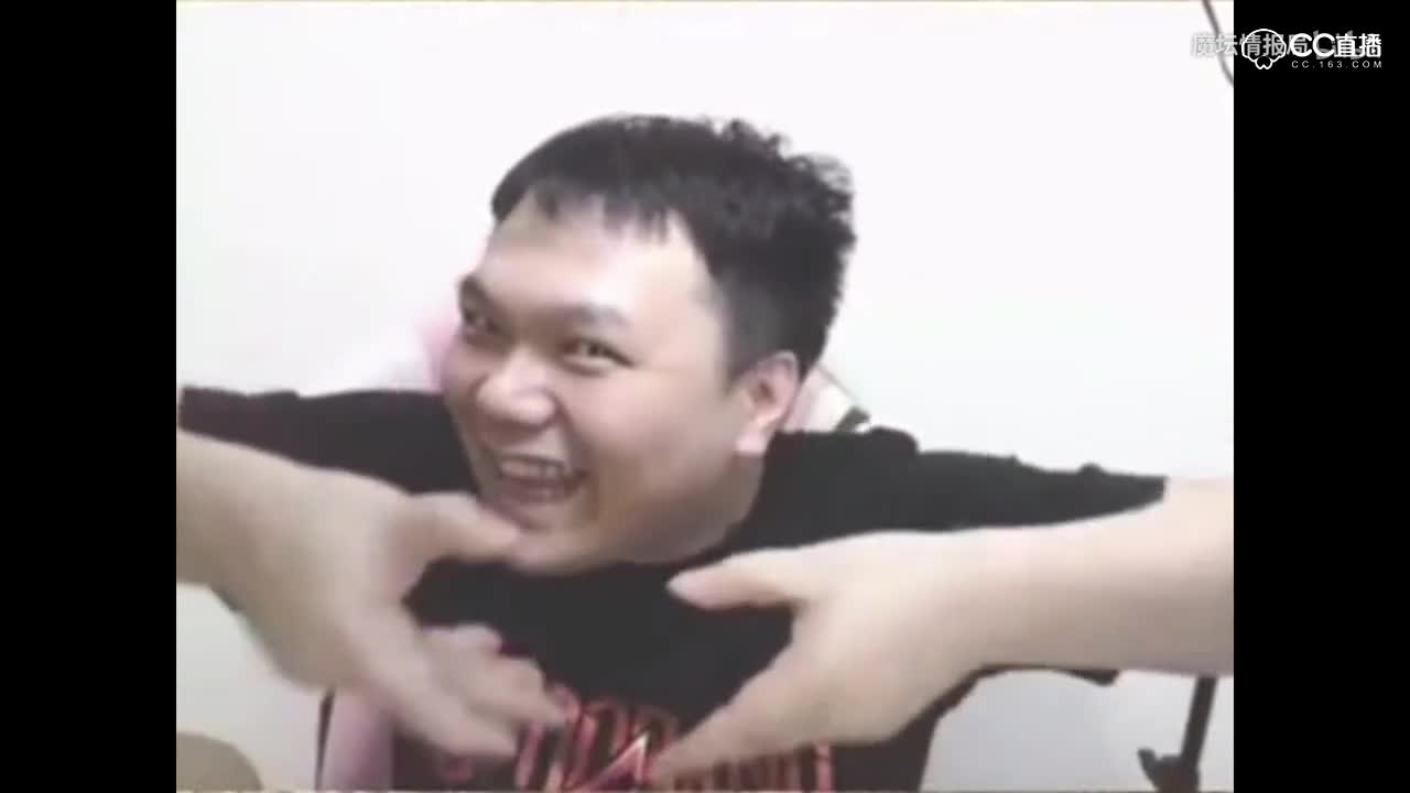 风靡魔兽圈的比心三连，做直播不容易啊~~~蛋总TH000&兽王Fly100%比心合辑 - 1.风靡魔