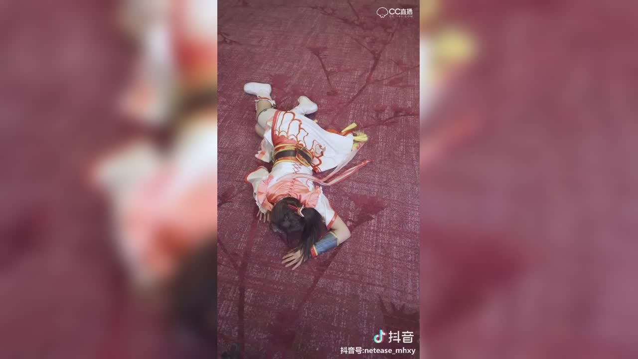 【短视频：梦幻小剧场】摔一跤摔出那么多宝贝！？
