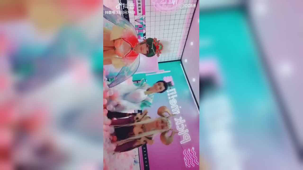 【短视频：梦幻小剧场】夏日泳池趴
