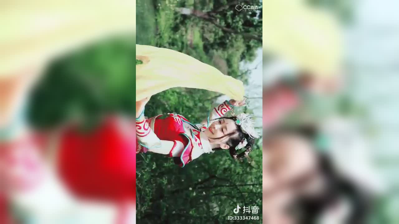 【短视频：梦幻小剧场】鲜花配美人~绝美的画面啊~