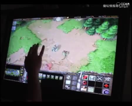 居然可以用触摸屏打魔兽争霸