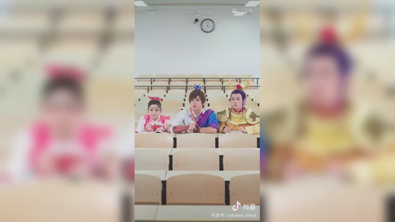 【短视频：梦幻学院小剧场】总有那么一件事，是一秒钟都不能等的