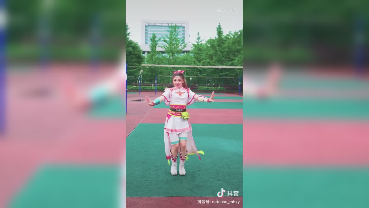 【短视频：梦幻小剧场】#论坛菌##梦幻视频站#嗯？你更想pick哪个小姐姐呢？