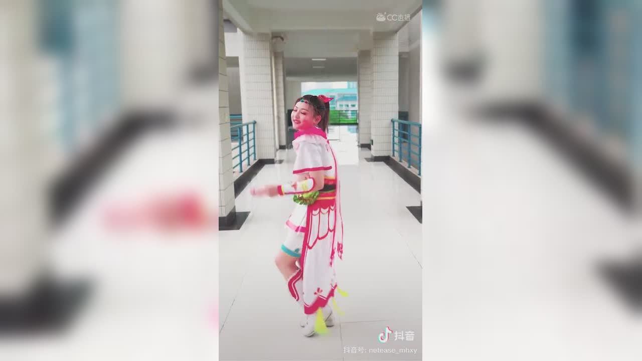 【短视频：梦幻小剧场】来感受下飞燕女小姐姐的超萌能力呀#论坛菌##梦幻视频站#