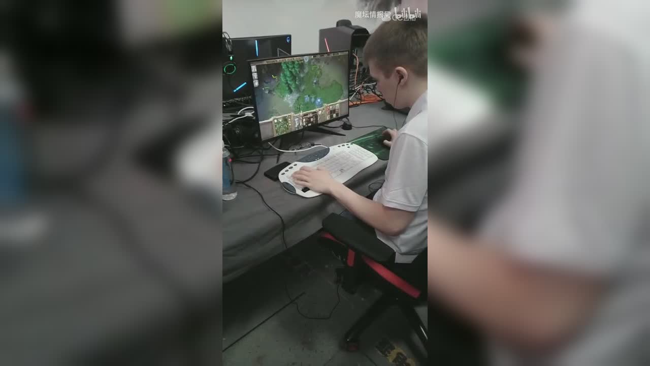 魔兽争霸3现役最强亡灵选手Happy恐怖操作第一视角！操作美如画！