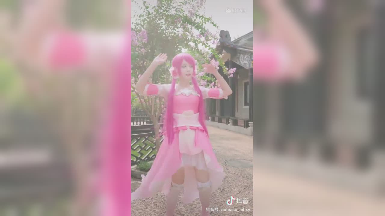 【短视频：梦幻小剧场】康康这是你心仪的女孩吗？#论坛菌##梦幻视频站#