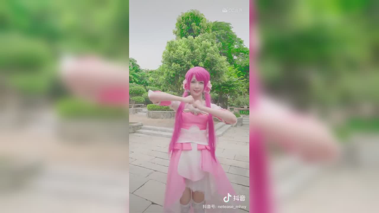 【短视频：梦幻小剧场】要和桃夭夭小姐姐一起看日落日出吗？#论坛菌##梦幻视频站#