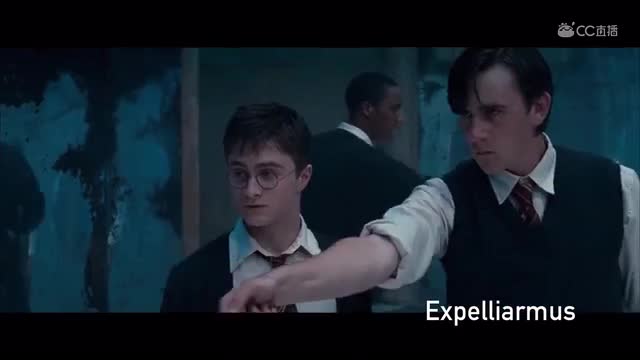 【哈利波特的咒语书】国外网友把哈利波特电影里所有的咒语全部剪成一个视频，棒呆！[流畅版]