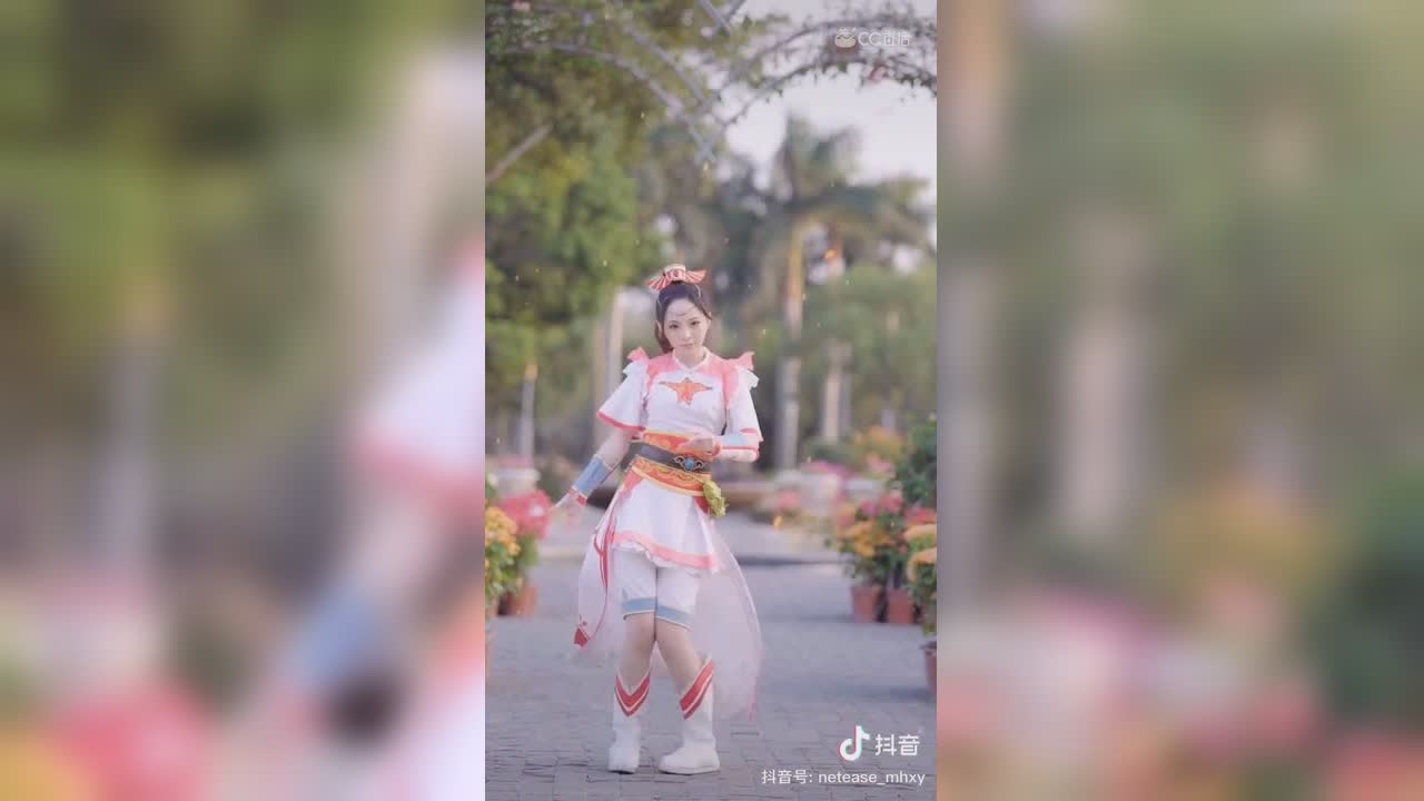 【短视频：梦幻小剧场】柳絮飘，红尘扰，燕儿她飞回来了～#论坛菌##梦幻视频站#