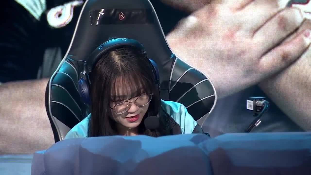 第二场 Weibo vs DOU5 SET 1