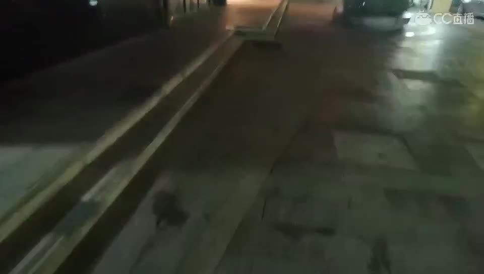 走路中