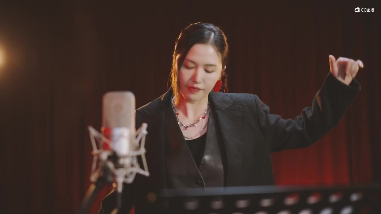 #梦幻视频站#谭维维《易燃易爆炸》MV#论坛菌#