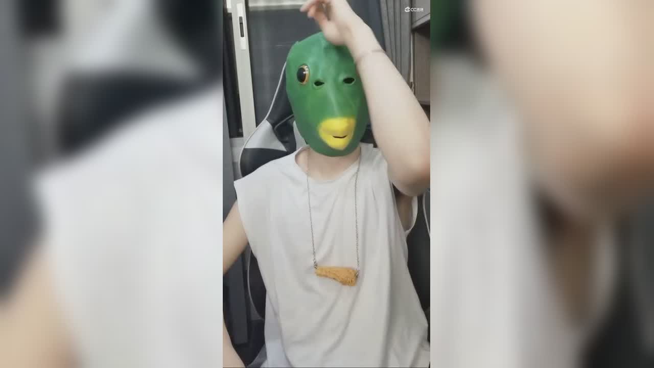 最近直播方面最近确实凉 希望大家有钱的捧个钱场 没钱的捧个人场 量力而行就行 我也基本不会要礼物了 ......