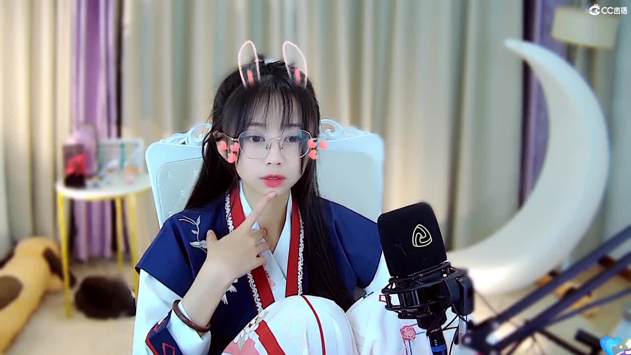 日日思君不见君