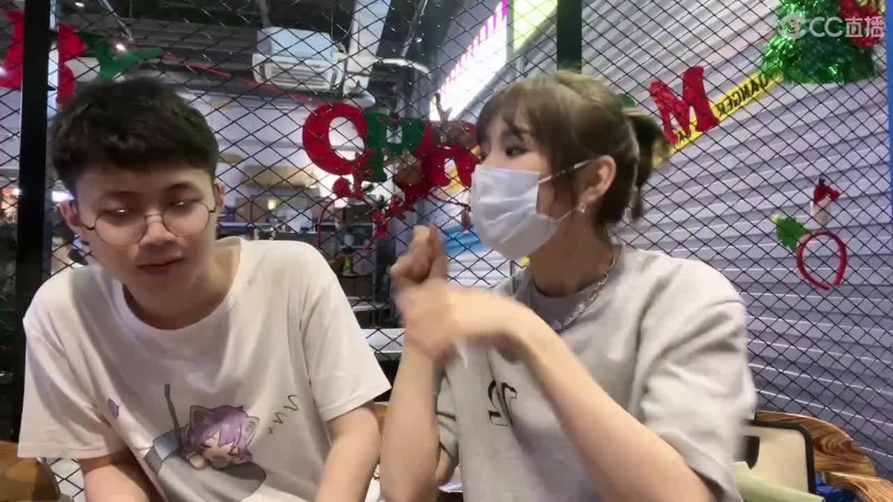 一起吃饭咯