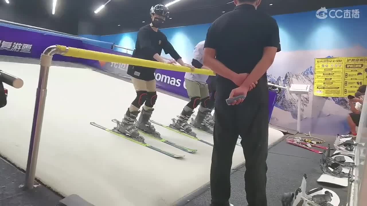 滑雪游玩