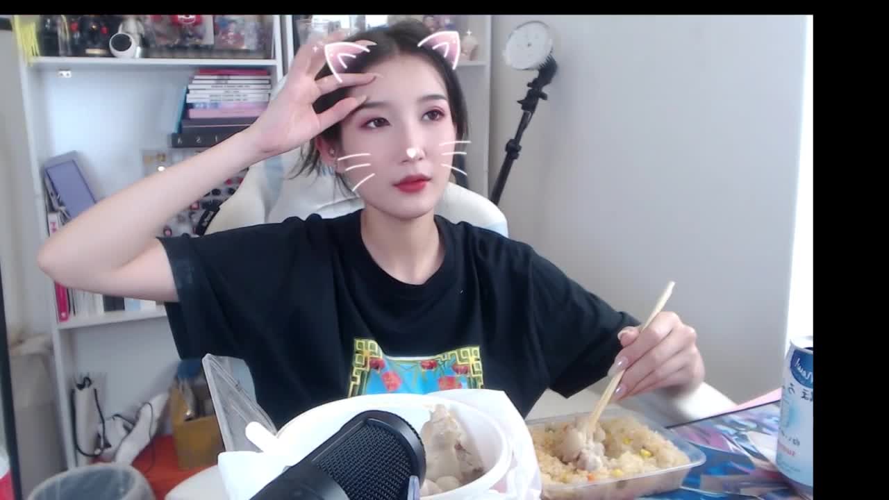 结束了一天的工作 吃饭聊天 第2段