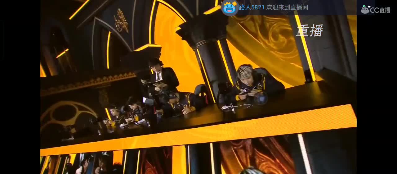 有一起玩的伙伴吗？点点关注上车不迷路 第3段