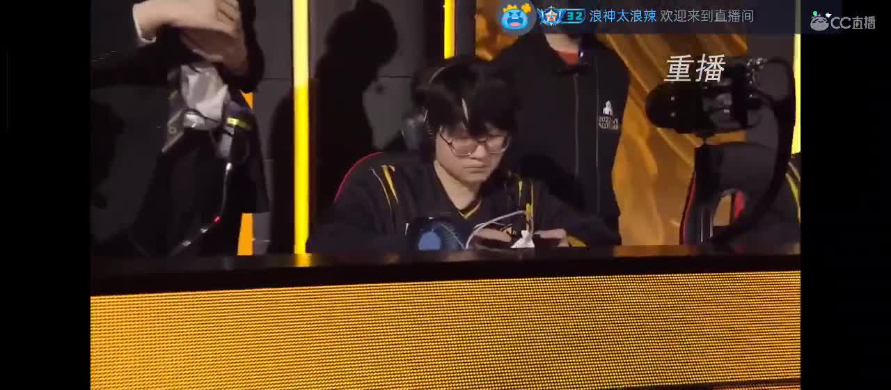 有一起玩的伙伴吗？点点关注上车不迷路 第7段